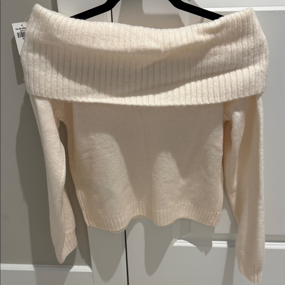 Abercrombie & Fitch Elegant Off-Shoulder Cream Sweater (BRAND NEW w tags) - Picture 3 of 3
